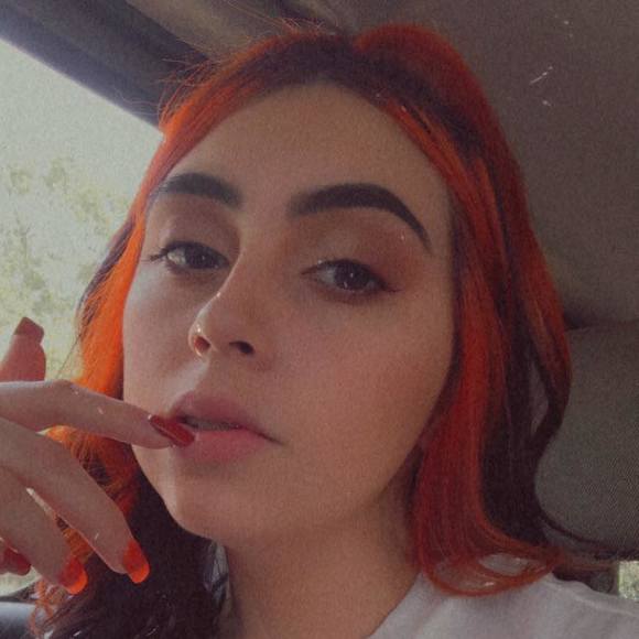 Profile Picture of Abril Catroppa (@kitty010) on Poshmark
