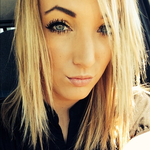 Profile Picture of Juliette Corpening (@juliettemichele) on Poshmark