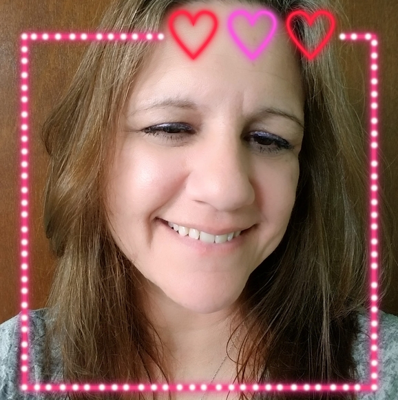 Profile Picture of Erika Shepherd (@erikalynne75) on Poshmark