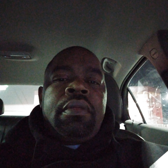 Profile Picture of Joe Barnes (@joebarnes504) on Poshmark