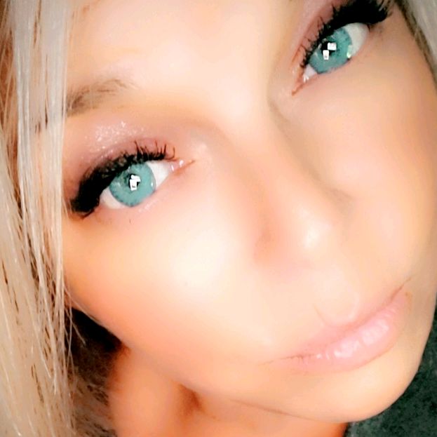 Profile Picture of danielleruby766 (@blooeyedblond) on Tiktok