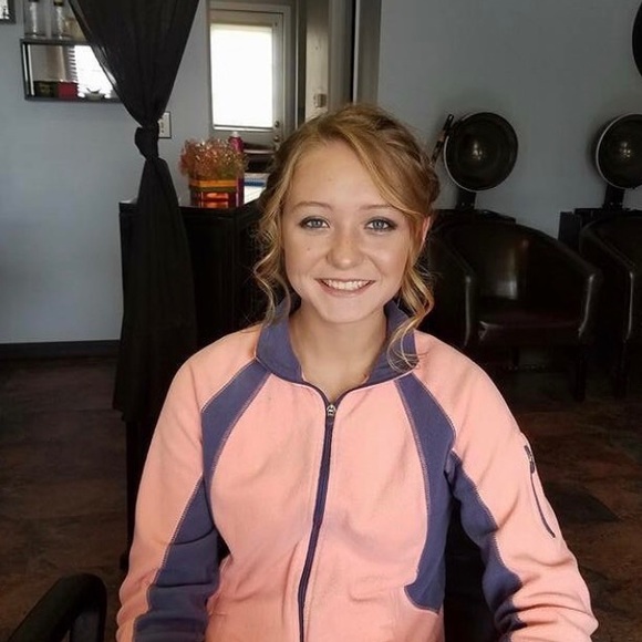 Profile Picture of Kacey Pulfer (@kpulfer) on Poshmark