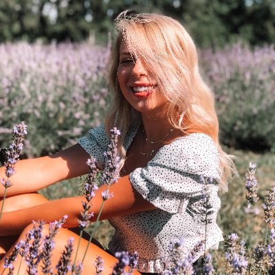 Profile Picture of Alice Picard (@Blondieeegirl) on Twitter