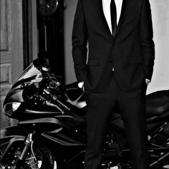 Profile Picture of Cesar Ferro (@ferro21) on Poshmark