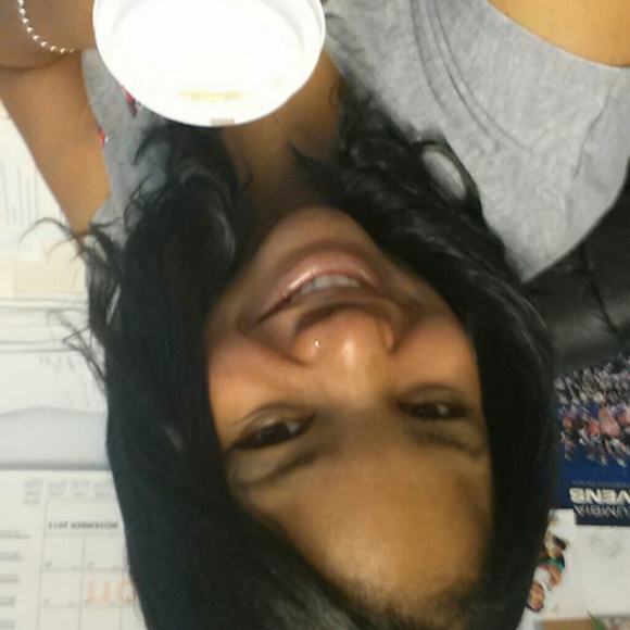 Profile Picture of Dawn Jarrett (@dawnjarrett24) on Poshmark