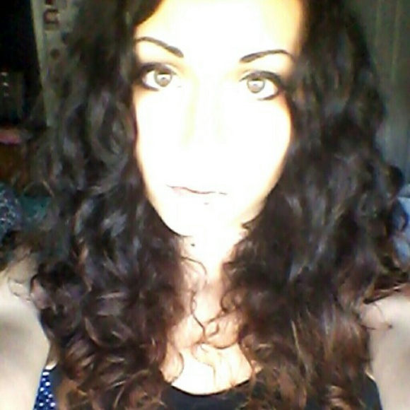 Profile Picture of Sam Stokes (@bella92897) on Poshmark