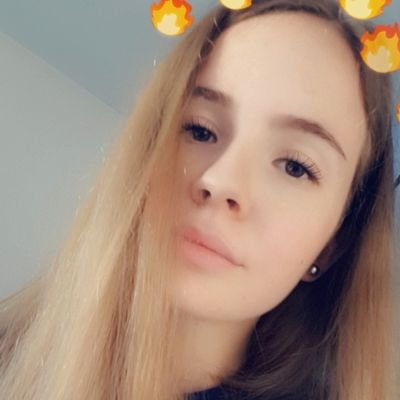 Profile Picture of Ree 🌁 Free Follow, Read Bio!! (@larissa__1902) on Twitter