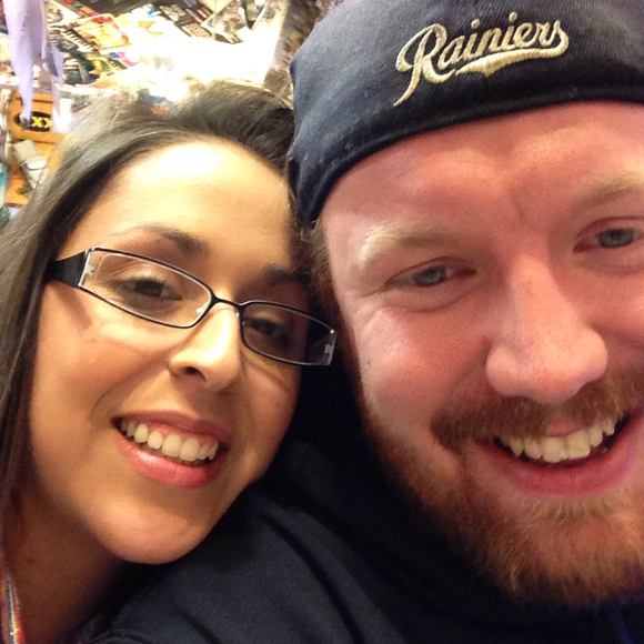 Profile Picture of Laura Elzig (@lelzig) on Poshmark