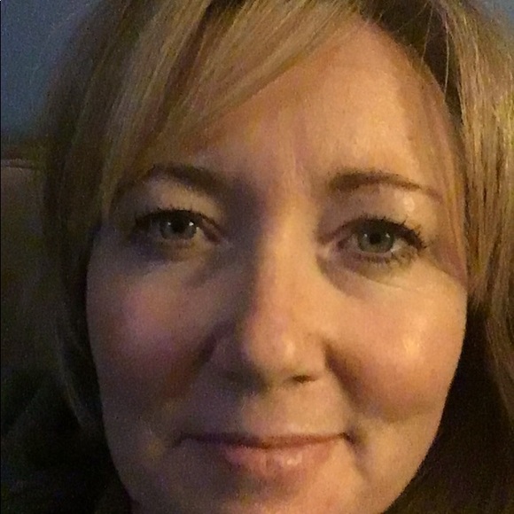 Profile Picture of Derlene Manfredi (@jdmmanfredi) on Poshmark