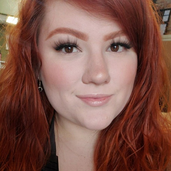 Profile Picture of Courtney Gibboney (@courtney97layne) on Poshmark