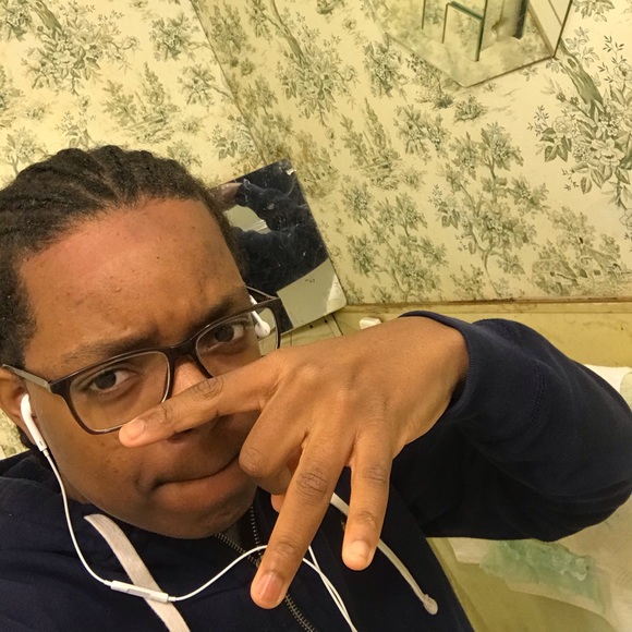 Profile Picture of Bert Jones (@coastal_1) on Poshmark