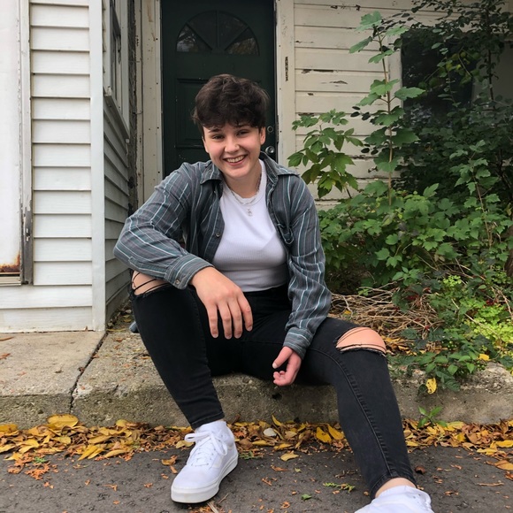 Profile Picture of Brianna Bishop (@briannab_13) on Poshmark