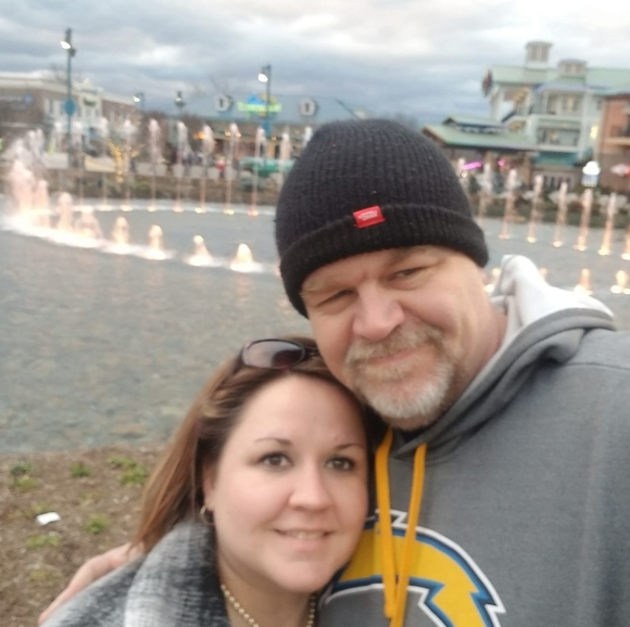 Profile Picture of Michael Oquin (@michaeloquin) on Poshmark