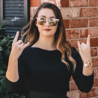 Profile Picture of Laurel Drain (@lovelylaurel101) on Twitter