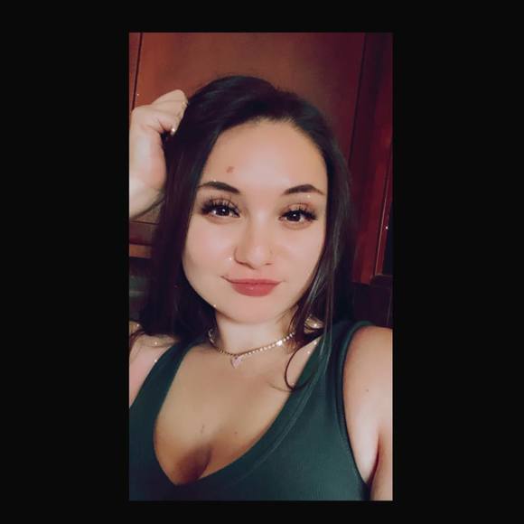 Profile Picture of Sylvina Gutierrez (@sylvina28) on Poshmark