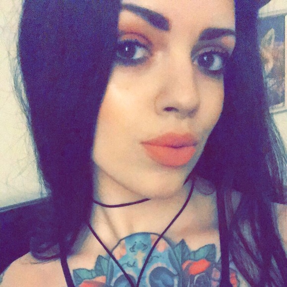 Profile Picture of Chelsea Clelland (@misfits1992) on Poshmark