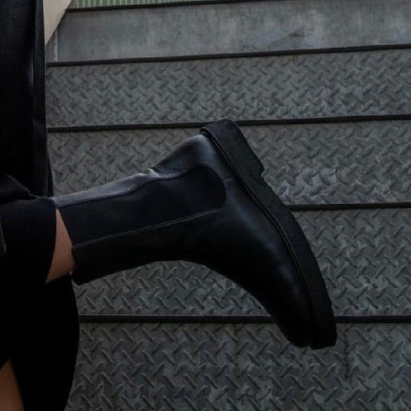 Profile Picture of Carmela Mittas (@carmy2411) on Poshmark