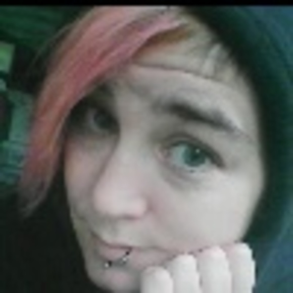 Profile Picture of Vicki Tudor (@necromouse) on Poshmark