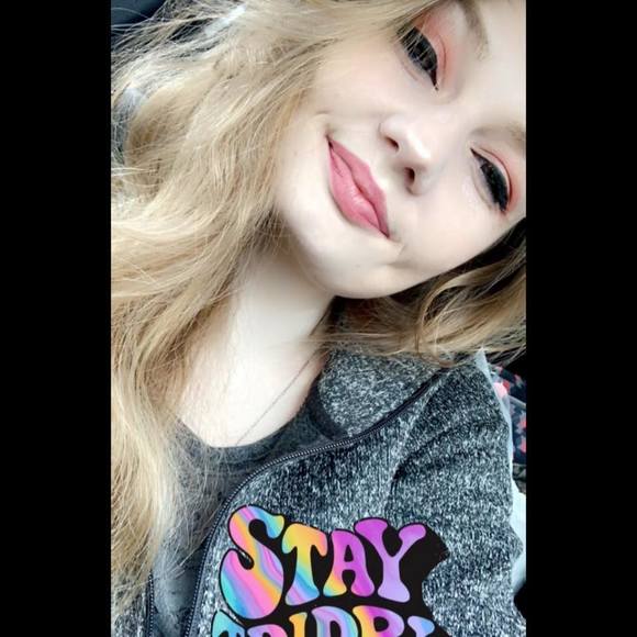 Jennifer Posten - Poshmark Profile Picture of Jennifer Posten (@jpostwn12) on Poshmark