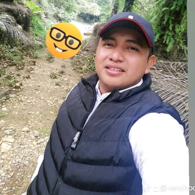 Profile Picture of Rene (@renchoc7) on Tiktok