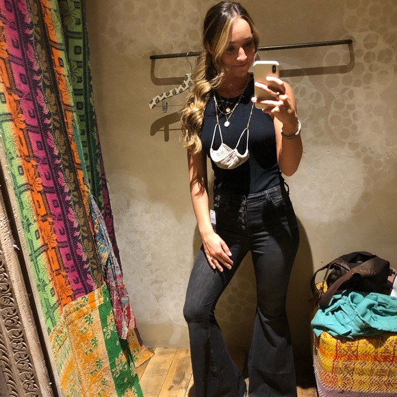 Profile Picture of Kelly Carrozzi (@ksteliga) on Poshmark