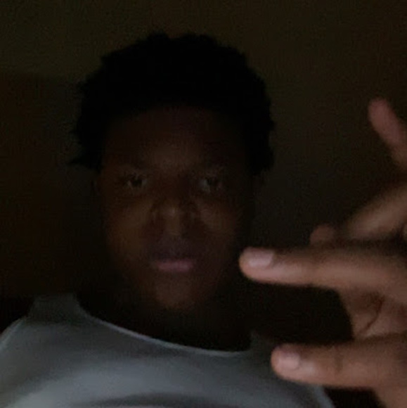 Profile Picture of R.n.e Six (@glogang010) on Poshmark