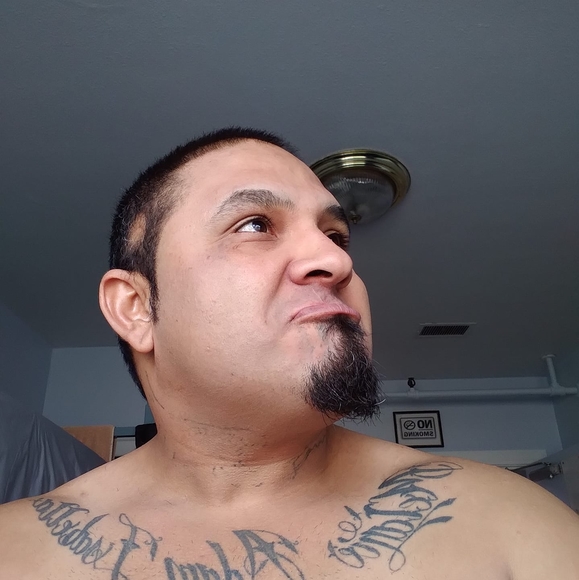 Profile Picture of David Calistro (@david_calistro) on Poshmark