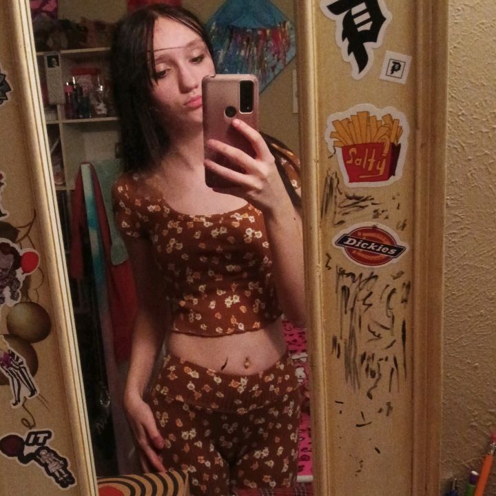 Profile Picture of Lexi (@alexaworden) on Tiktok