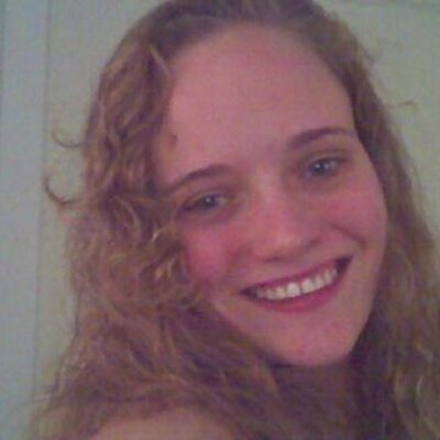 Profile Picture of Autumn Dent (@autumnbutton21) on Twitter