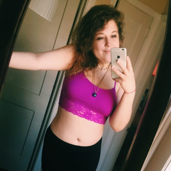 Profile Picture of Jacee Niblett (@jaceeniblett) on Poshmark