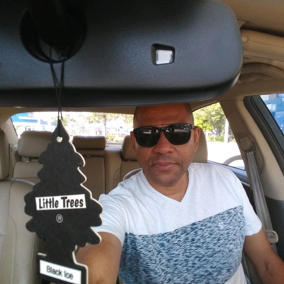 Profile Picture of Mario Giron (@mariogiron97) on Poshmark