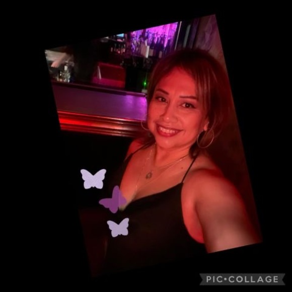 Profile Picture of Fabby Alcaide (@fabbymalcaide) on Poshmark