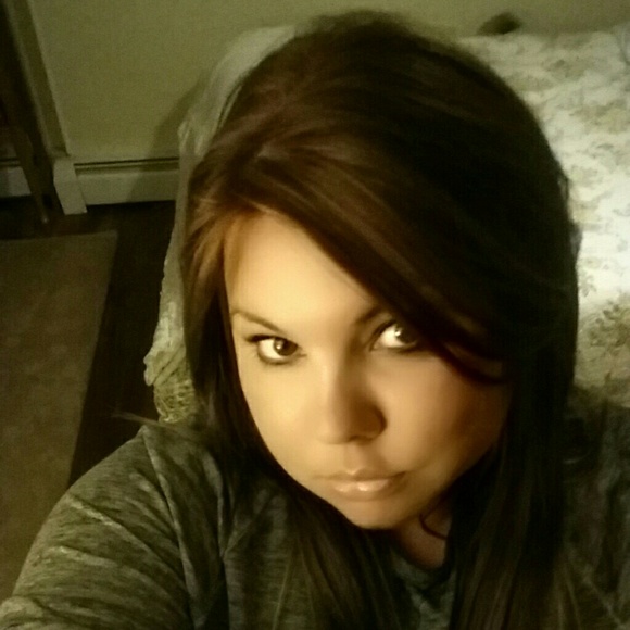 Profile Picture of Morgan Tumolo (@morganriley27) on Poshmark