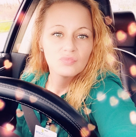 Profile Picture of Lori Kittinger (@onlylori33) on Poshmark