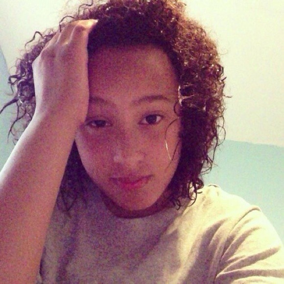 Profile Picture of Tiana Dasilva (@tiana79) on Poshmark