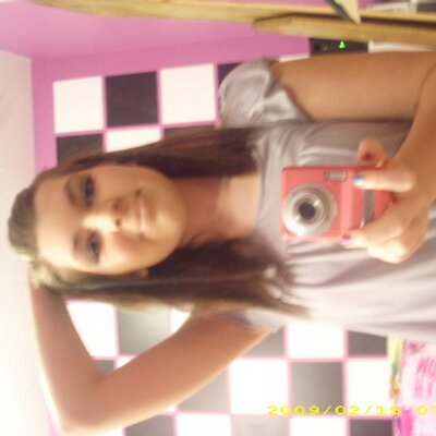 Profile Picture of Rachel Burkhart (@R4ch3lguh) on Twitter