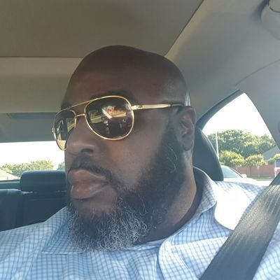 Profile Picture of Larry Knox (@BigEll) on Twitter