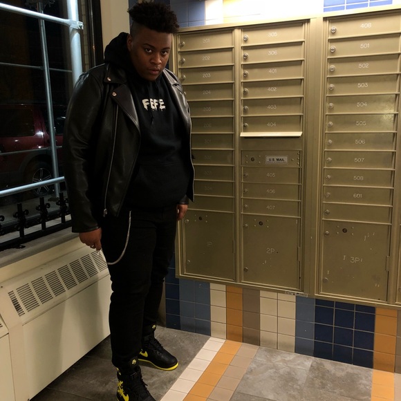 Profile Picture of Christopher Gamboa (@chrisnycc) on Poshmark