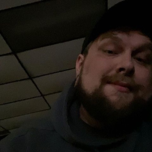 Profile Picture of Nubby Hartshorne (@nubbanator5636) on Poshmark