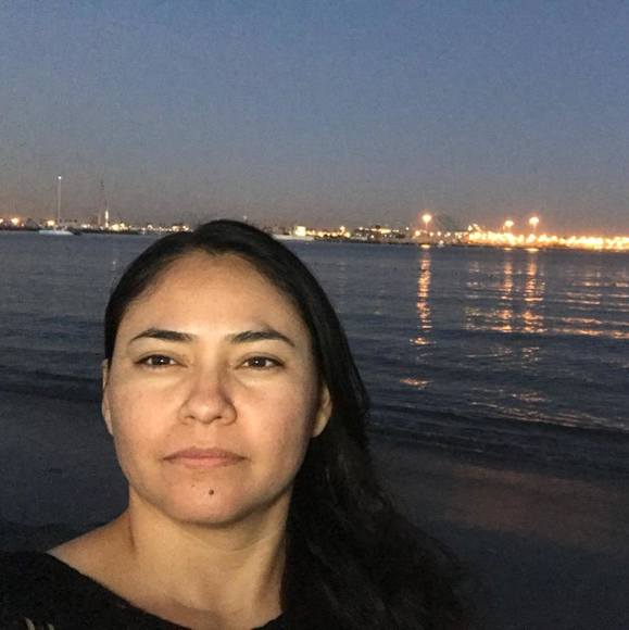 Profile Picture of Angie Guzman (@angie021411) on Poshmark