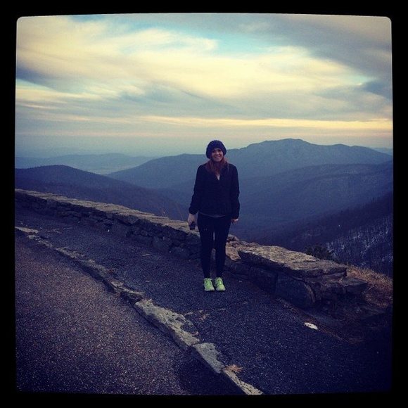 Profile Picture of Diane Fakhoury (@fakhourd) on Poshmark