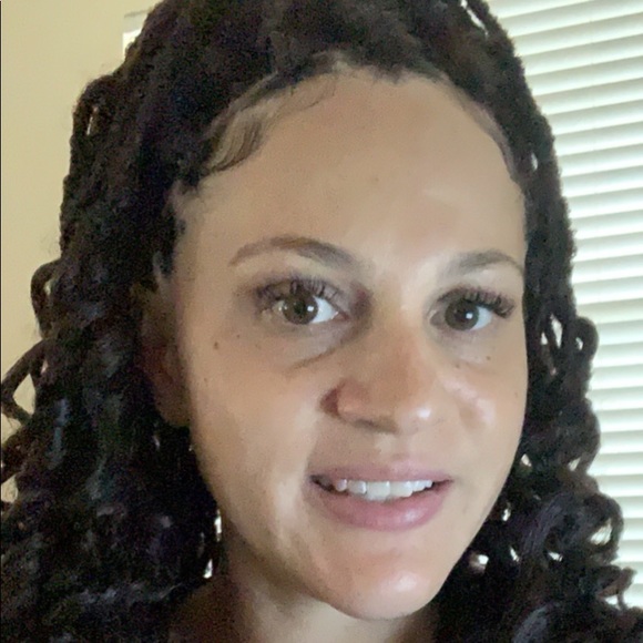 Profile Picture of Christine Heitschel (@cmanahan56) on Poshmark