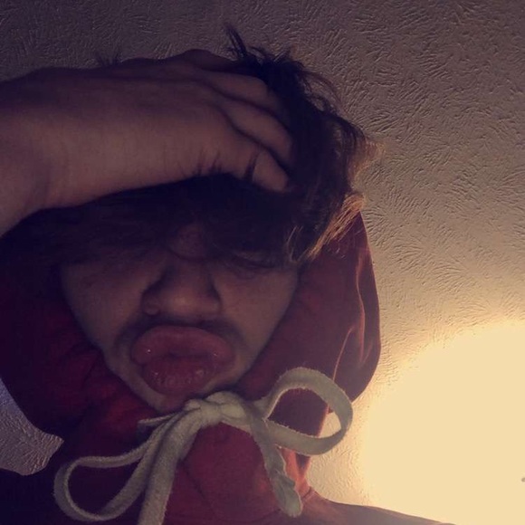 Profile Picture of Blake Allen (@blake1allen) on Poshmark