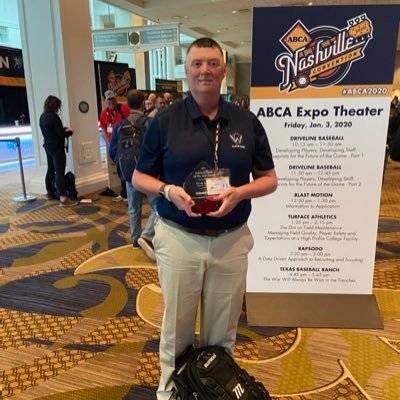Profile Picture of Derek Leppert (@coachLepp) on Twitter