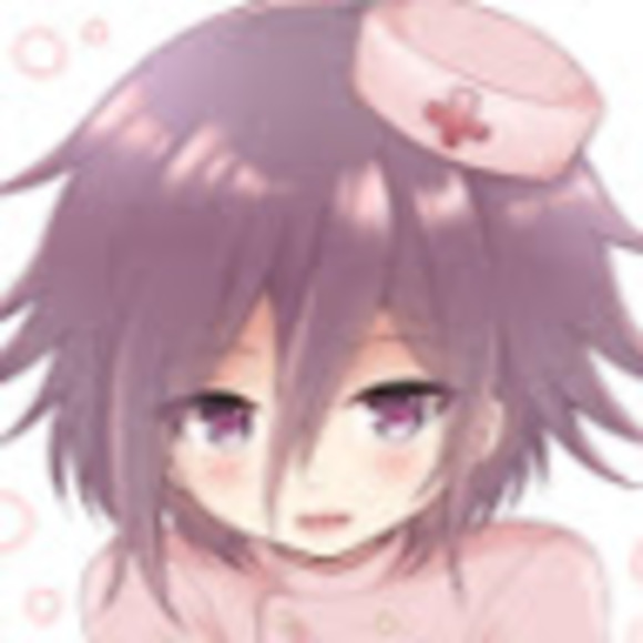 Profile Picture of Alee Zuber (@foreverelfy) on Poshmark