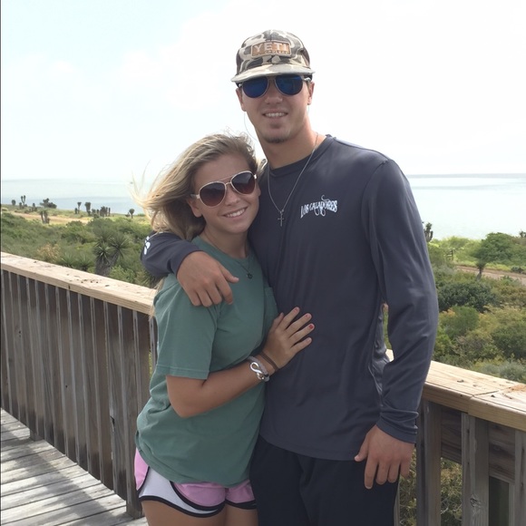 Profile Picture of Gabriella Graham (@gabriellag_99) on Poshmark