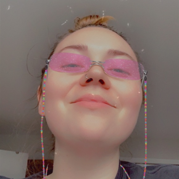 Profile Picture of Elizabeth Yagilashek (@eyagilashek) on Poshmark