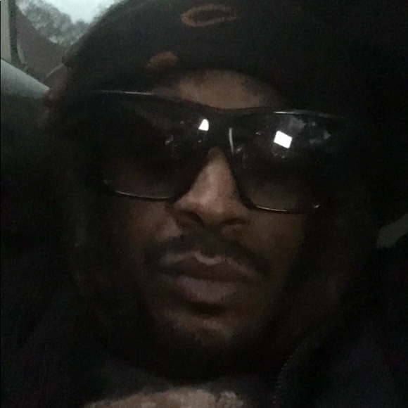 Profile Picture of Randy Mckay (@samiamckay) on Poshmark