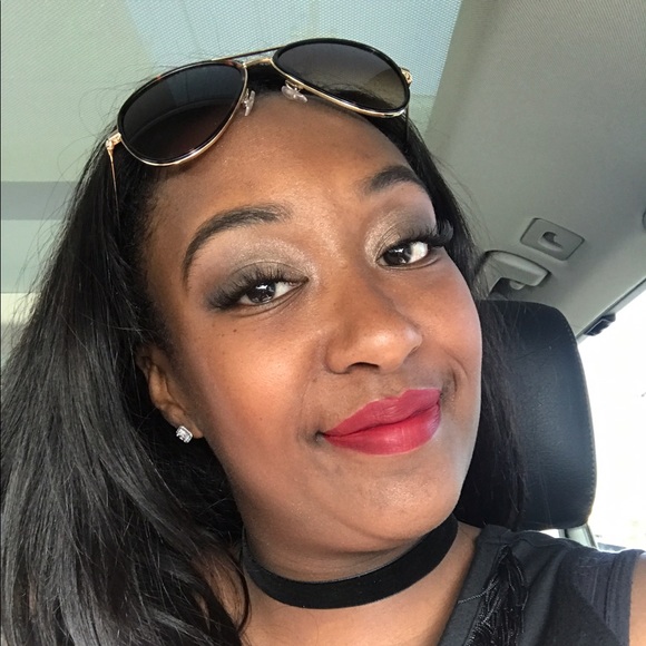 Profile Picture of Amber Dobyne (@bhamhkya) on Poshmark