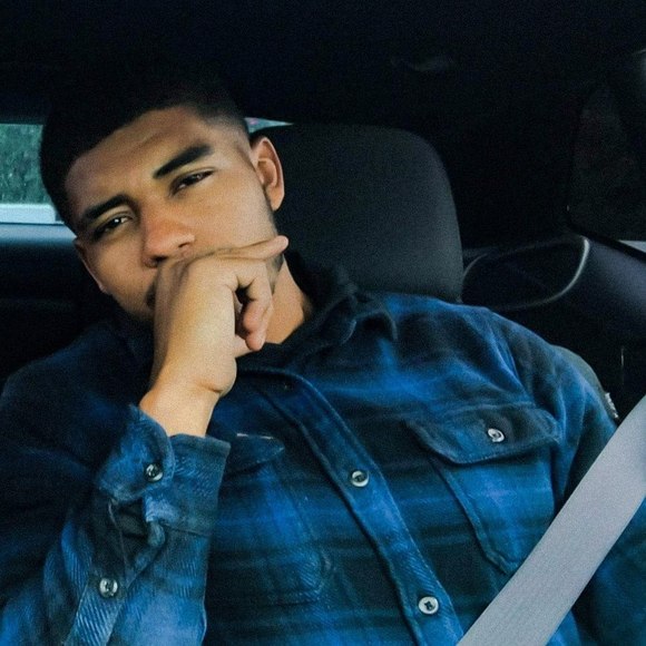 Profile Picture of Uriel Michaca (@urielmichaca) on Poshmark